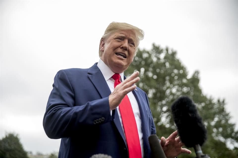 Trump habló ante la prensa en la Casa Blanca antes de tomar un vuelo hacia Florida para un evento de campaña.
