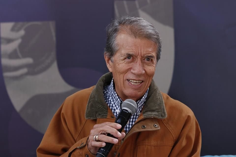 El artista aseguró que le gusta pintar al óleo y dibujar.