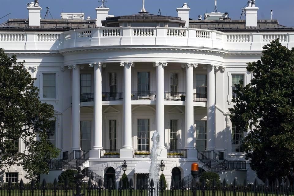 Comité de Cámara Baja de EU citó a la Casa Blanca para que presente documentos relacionados con llamada entre Trump y Presidente de Ucrania.