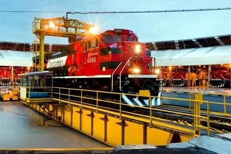 El sector ferroviario tiene mil 200 locomotoras (695 propias de los concesionarios y asignatarios y 505 rentadas bajo esquema fijo y financiero), señala el reporte de la ARTF.