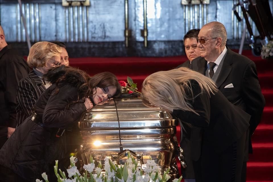 Lucía y Dulce aseguran que no deseban cantar en el homenaje, como la gente había dicho.