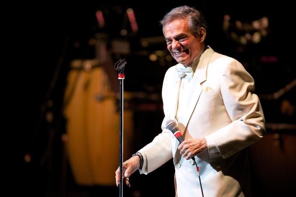 El llamado 'Príncipe de la Canción' recibirá de manera póstuma el Premio Leyenda Viva.