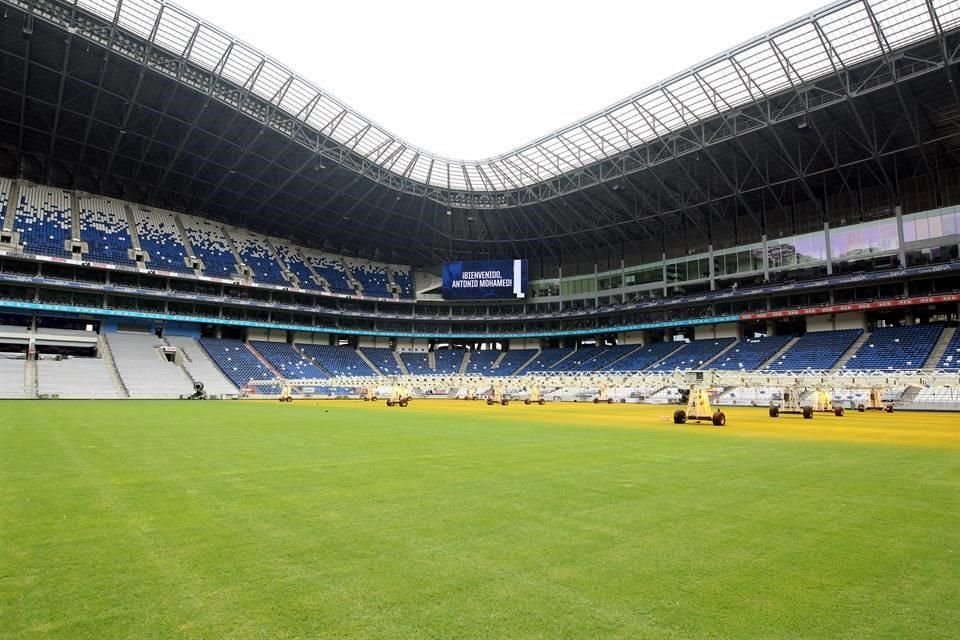 El nuevo césped del BBVA ya fue instalado.