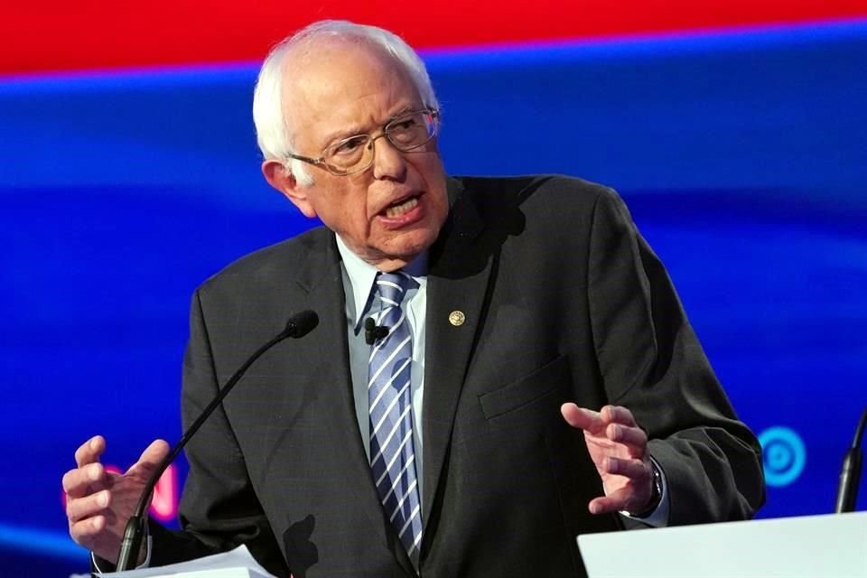 El aspirante Bernie Sanders sufrió un ataque cardiaco hace menos de dos semanas.