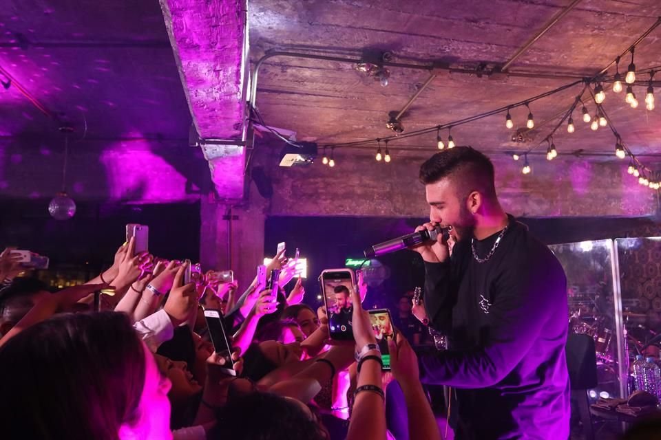 El dueto ofreció ayer un concierto breve en un hotel para algunos afortunados.
