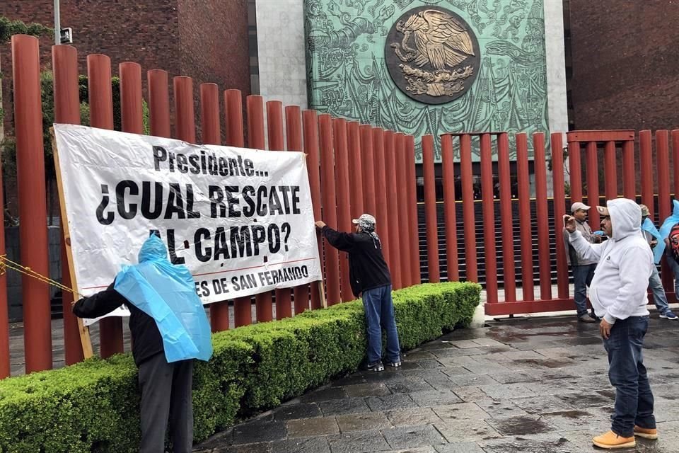 Tras dos horas de reunión, la Junta de Coordinación y la presidenta de la Mesa Directiva, Laura Rojas, no dieron ninguna garantía de incrementar el presupuesto para el campo.