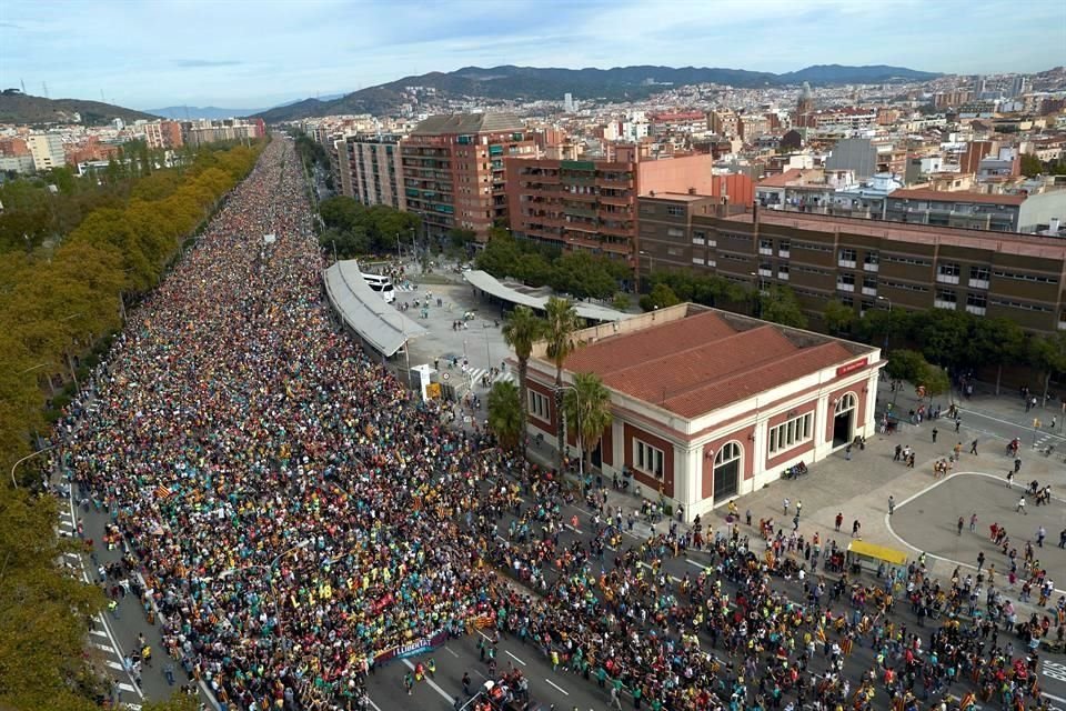 'Marchas por la libertad' entran en Barcelona por la Avenida Meridiana hoy viernes.