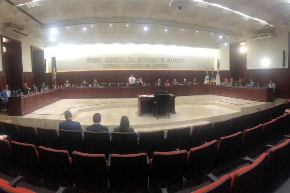 Entre padres, madres, hijos, esposos y parientes políticos se reparte nómina de Supremo Tribunal de Justicia y Consejo de la Judicatura.