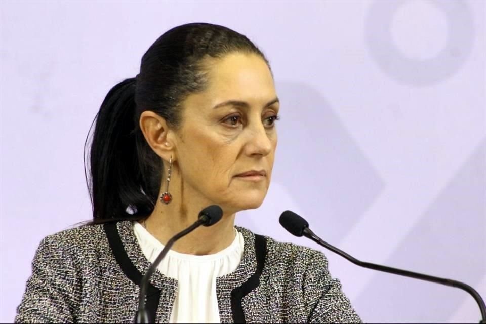La Jefa de Gobierno propuso que se le otorguen las facultades para fungir como intermediaria entre los ciudadanos y el Instituto de Planeación para la elaboración del Plan General de Desarrollo.