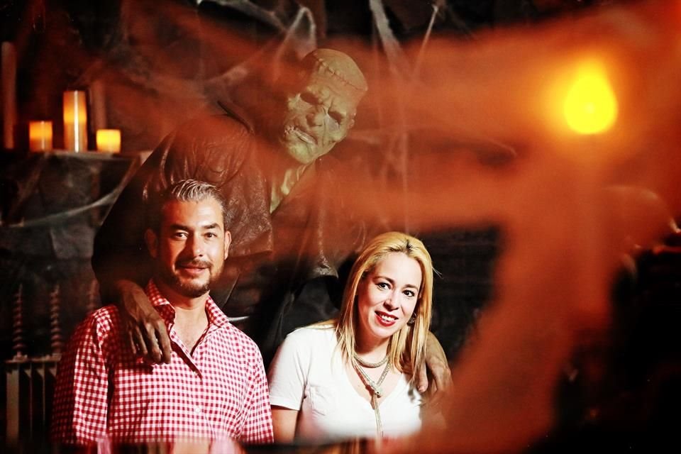 Su tercera atracción es el Horror Museum, donde los visitantes pueden tomarse fotos con personajes como Drácula, Frankenstein y el Jinete sin Cabeza.