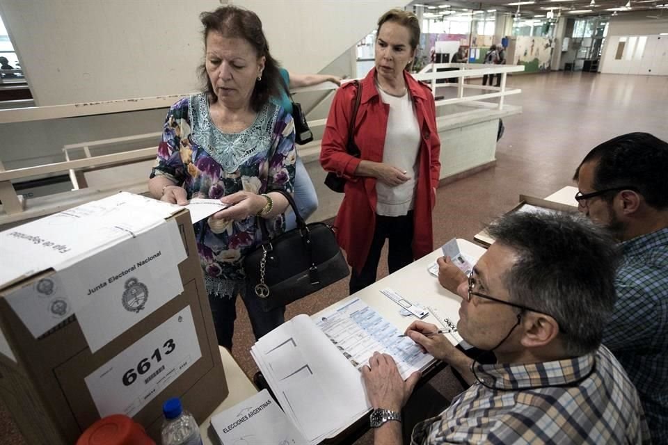 Centros de votación en Argentina se abrieron para elecciones generales, a fin de elegir al Presidente y vicepresidente para próximo periodo.