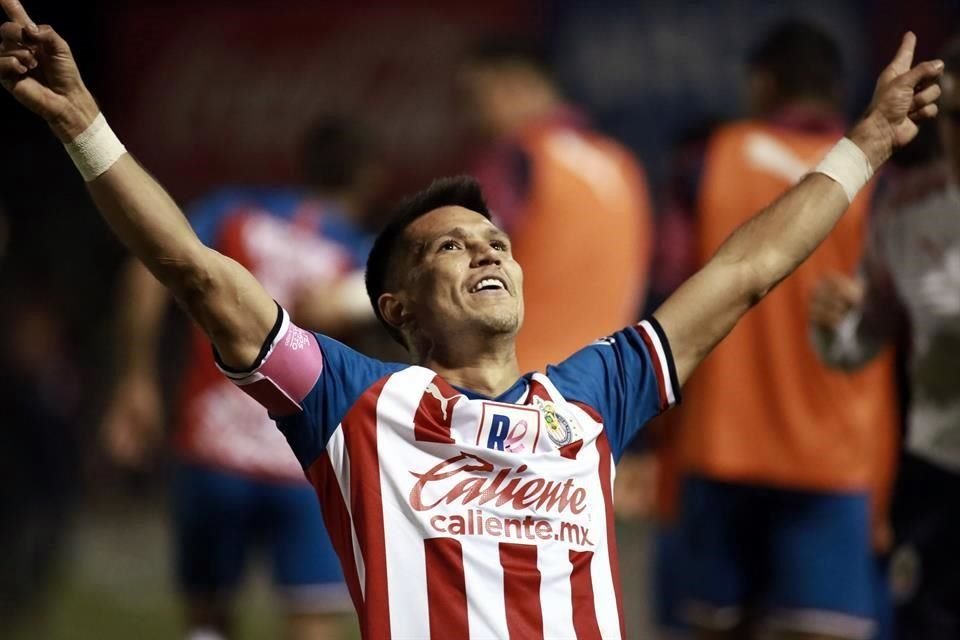 Molina fue el autor del primer de Chivas ayer ante Juárez.