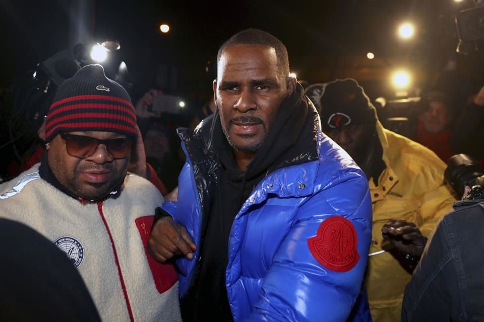 R. Kelly debe pagará los 20 mil 833 dólares de la manutención mensual de sus hijos de sus regalías de empresas como BMI y Sony.