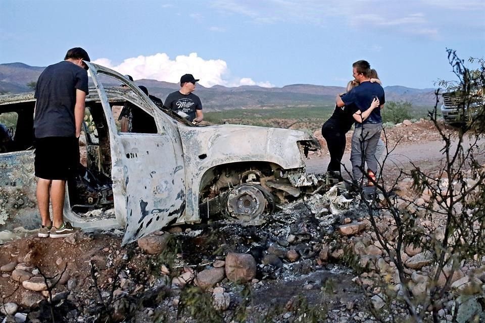 Uno de los vehículos atacados en los límites de Sonora y Chihuahua.