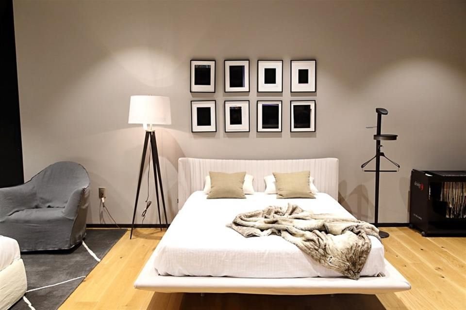Aunque los muebles se crean en medidas estándar, ofrecen la opción de adaptar su tamaño, telas y colores a los deseos del consumidor.