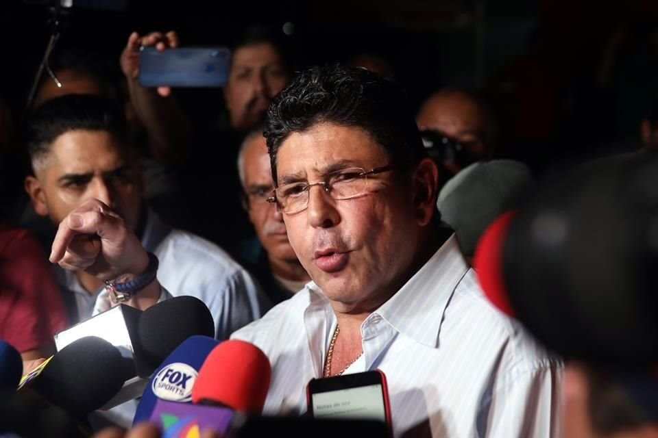 Fidel Kuri sigue culpando a la FMF de sus deudas.