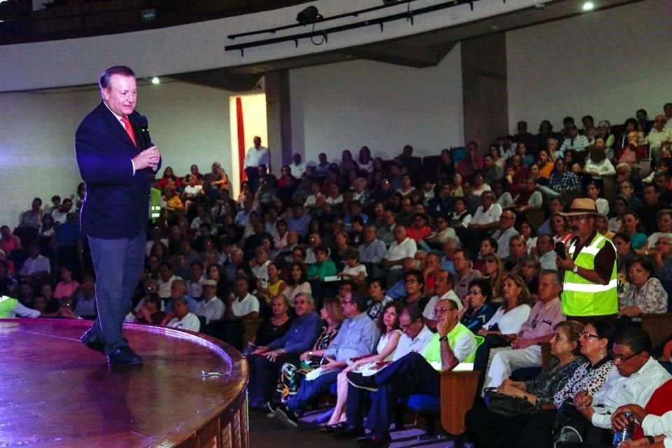 Gilberto Lozano, líder del movimiento Congreso Nacional Ciudadano (Conaci), ofreció ayer una charla en Guadalajara.