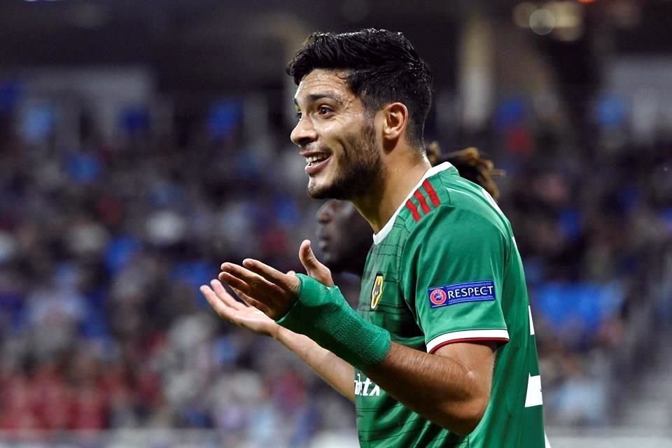 El delantero mexicano llegará por la tarde con el Tricolor.