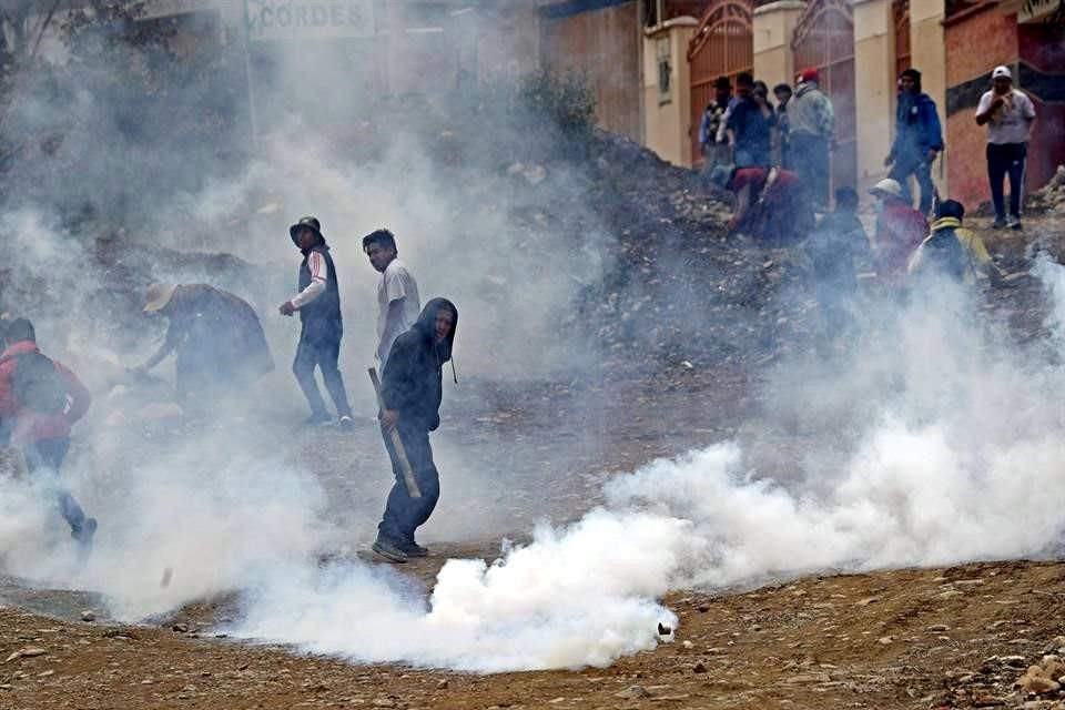 La Policía de Bolivia pidió la intervención del Ejército, al verse rebasada por la situación de violencia, tras salida de Evo Morales.