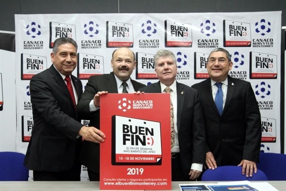 Sergio Anguiano, Jesús Salazar, Gabriel Chapa y Javier Arteaga,  representantes de Canaco Monterrey.