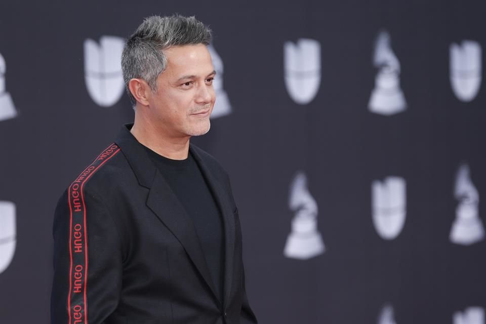 Alejandro Sanz logró dos premios en la gala previa a los Latin Grammy 2019.