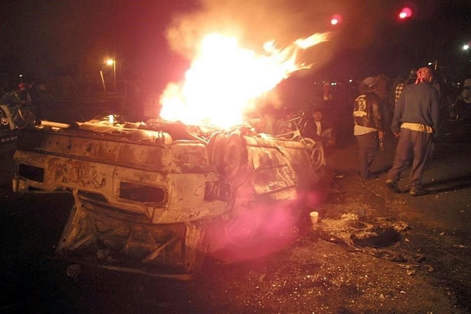 Las movilizaciones en San Salvador Atenco terminaron cuando el gobierno anunció la cancelación del proyecto del aeropuerto de Texcoco en agosto del 2002.