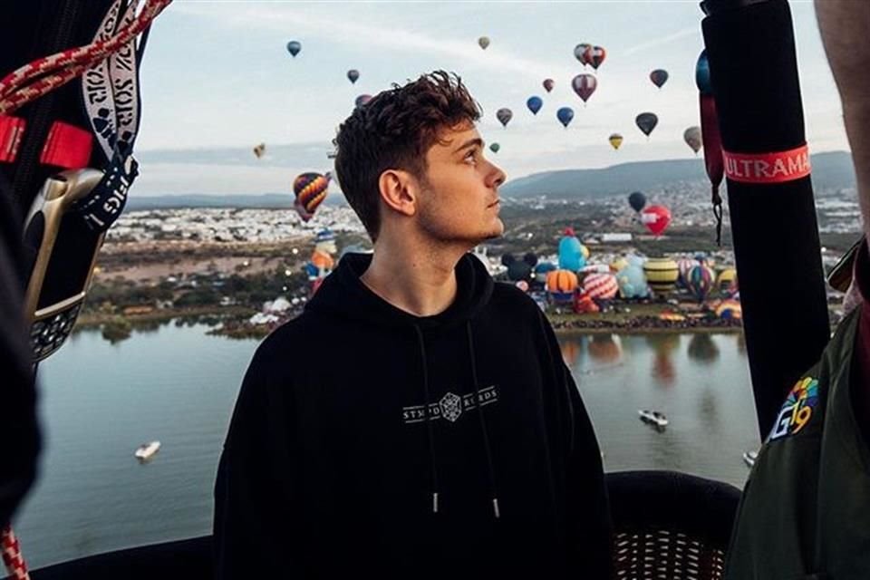 Martin Garrix se deleitó con la vista que ofrece el Festival Internacional del Globo en León, Guanajuato, previo al show que dará en el evento.