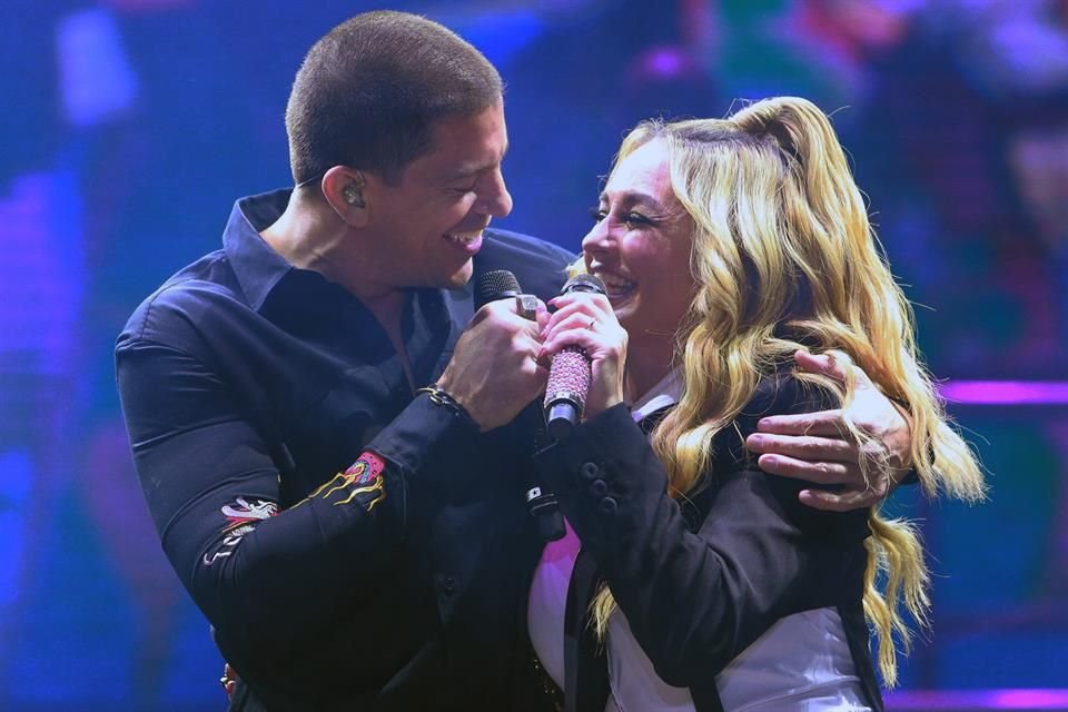 En la primera jornada del festival, Yahir y María José deleitaron a los presentes al cantar juntos temas como 'Comenzar de Nuevo' y 'Contigo 'Sí'.