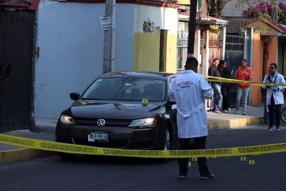 Personal médico diagnosticó muerte por impacto de bala en la zona craneal.