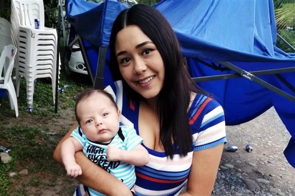 El sábado 26 de octubre Ana Lucía y su bebé desaparecieron. Al día siguiente localizaron su cuerpo calcinado en Villagrán, Tamaulipas, y el 1 de noviembre hallaron al niño sin vida.