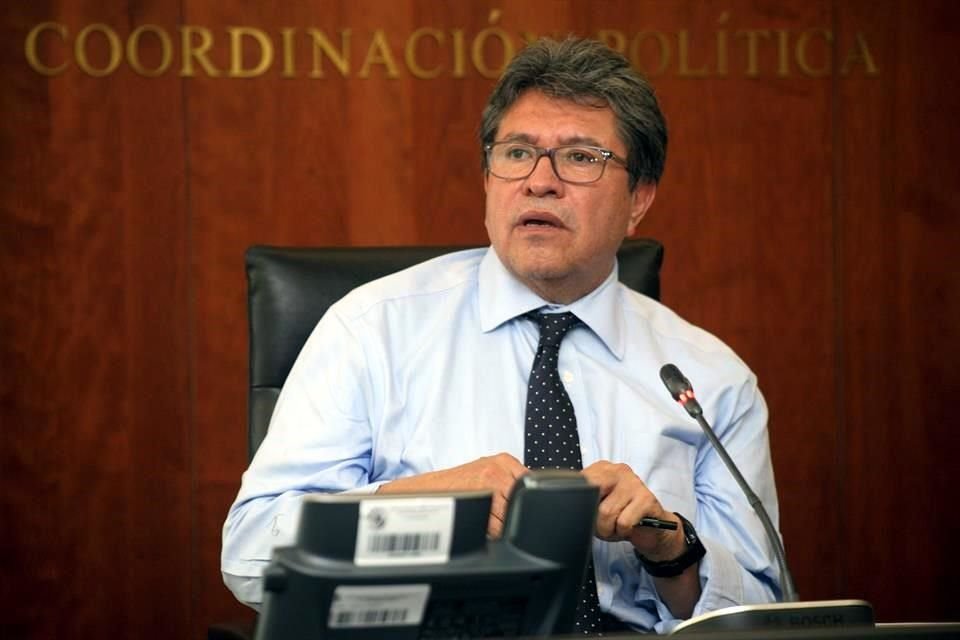 'Quiero fijar la posición muy clara del coordinador y de la mayoría del grupo parlamentario quienes le han expresado su solidaridad a la senadora Lilly Téllez', expresó.