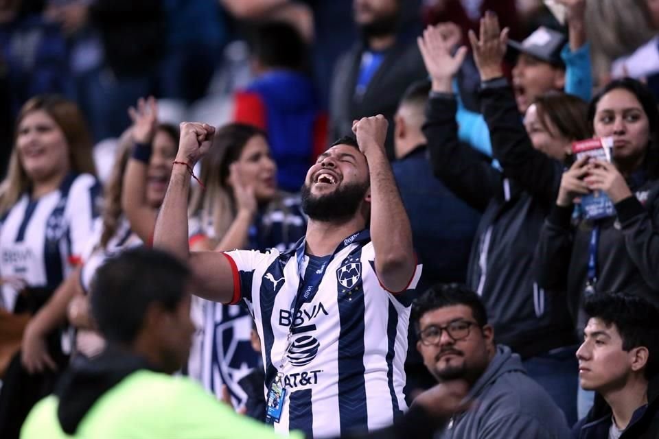 La afición de Rayados gozó lo que vio el jueves en la cancha ante Santos.