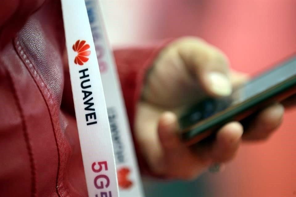 Huawei dijo que debido a la prohibición dictada por Estados Unidos, no podíamos comunicarnos con sus propios empleados en Estados Unidos, ni por teléfono ni por email.