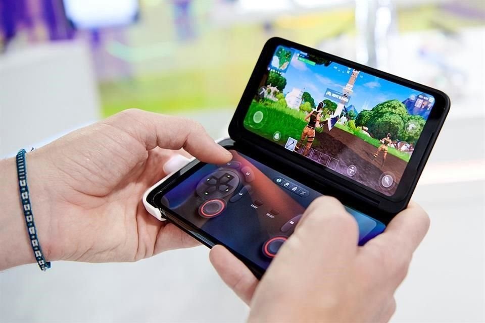 El LG G8X ThinQ tiene una segunda pantalla que se transforma en control para juegos móviles, costará 21 mil 500 pesos.