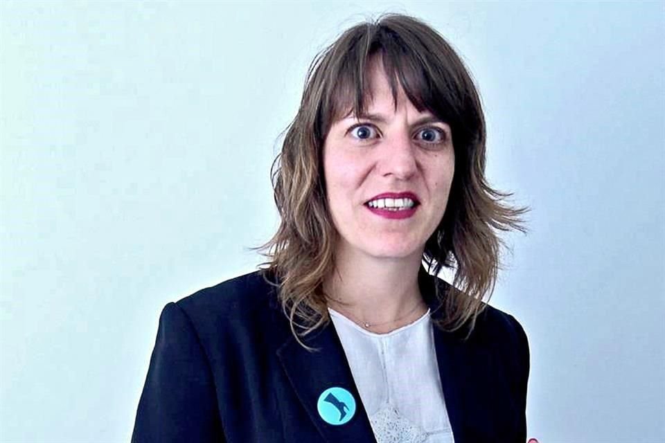 Daniela Tarazona escribe sobre las pérdidas, asegura que cuando algo se va, muere también algo de nosotros, tema que plasma en sus novelas.