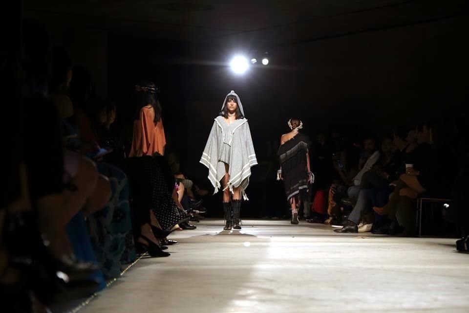 Pasarela de Ale Raw