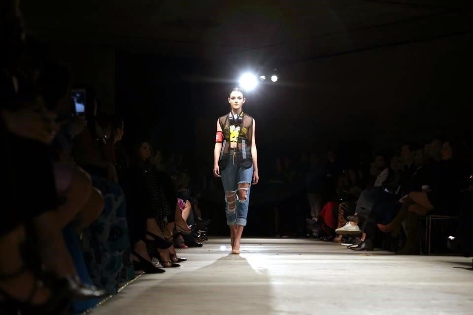 Pasarela de Ale Raw