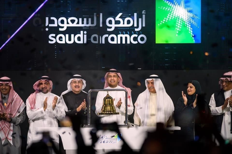 Aramco es ya la compañía cotizada con más valor del mundo, por delante de Microsoft o Apple. Además, su valor es superior al de las cinco principales petroleras -Exxon Mobil, Total, Royal Dutch Shell, Chevron y BP- combinadas. 