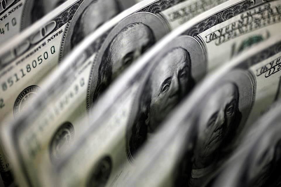 El peso cede 6 centavos frente al dólar de menudeo, al venderse a 21.28 unidades,   su punto más elevado desde el 26 enero de 2017.