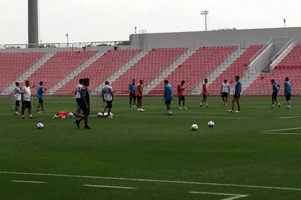 El cuadro regio ensayó esta mañana en el Al Arabi Sports Club.