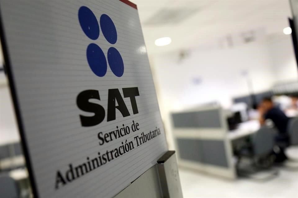 El SAT informó que la información de los intereses reales deducibles está precargada en la declaración anual.