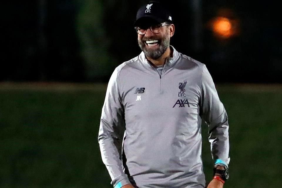 Jurgen Klopp estuvo de buen humor durante la práctica del lunes.