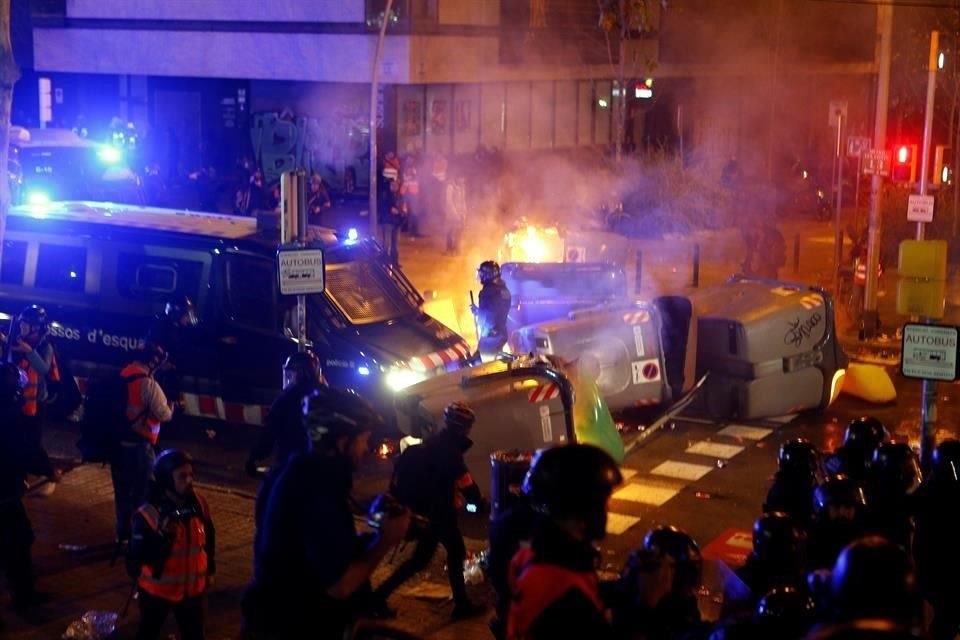 En algunas calles de Barcelona también hubo actos de protesta.