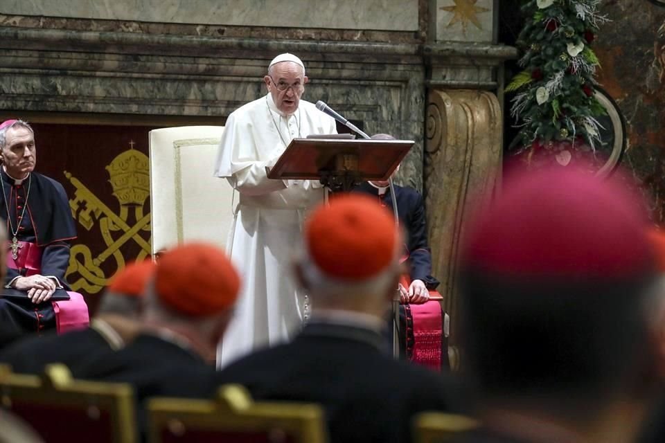 El Papa Francisco defendió sus reformas y abogó por la necesidad de cambiar de mentalidad pastoral que, aseguró, conlleva a la rigidez.
