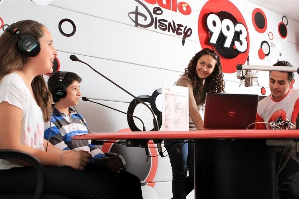 Radio Disney se transmitía en la Ciudad de México en el 99.3 de FM.
