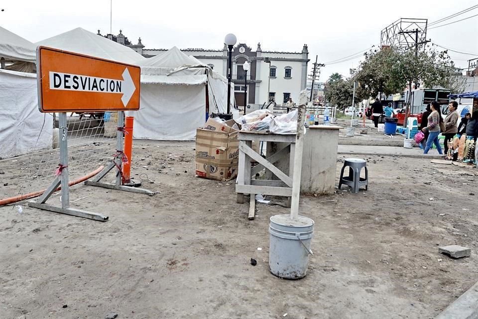 En el cruce de Juárez y Washington se nota el atraso en los trabajos del proyecto 'Calles completas'.