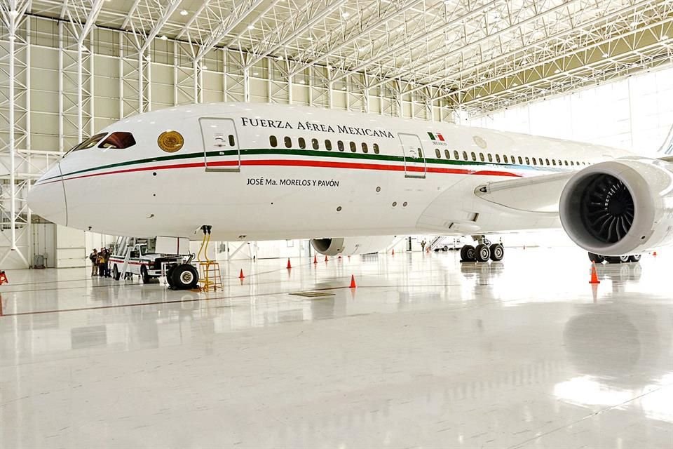 El Presidente AMLO prometió vender el avión TP-01 por considerarlo una ofensa para el pueblo de México.