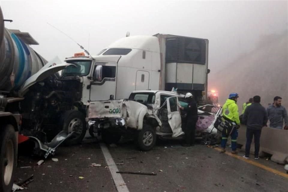  En el accidente, ocurrido a la altura de El Jonuco, resultaron lesionadas unas 10 personas