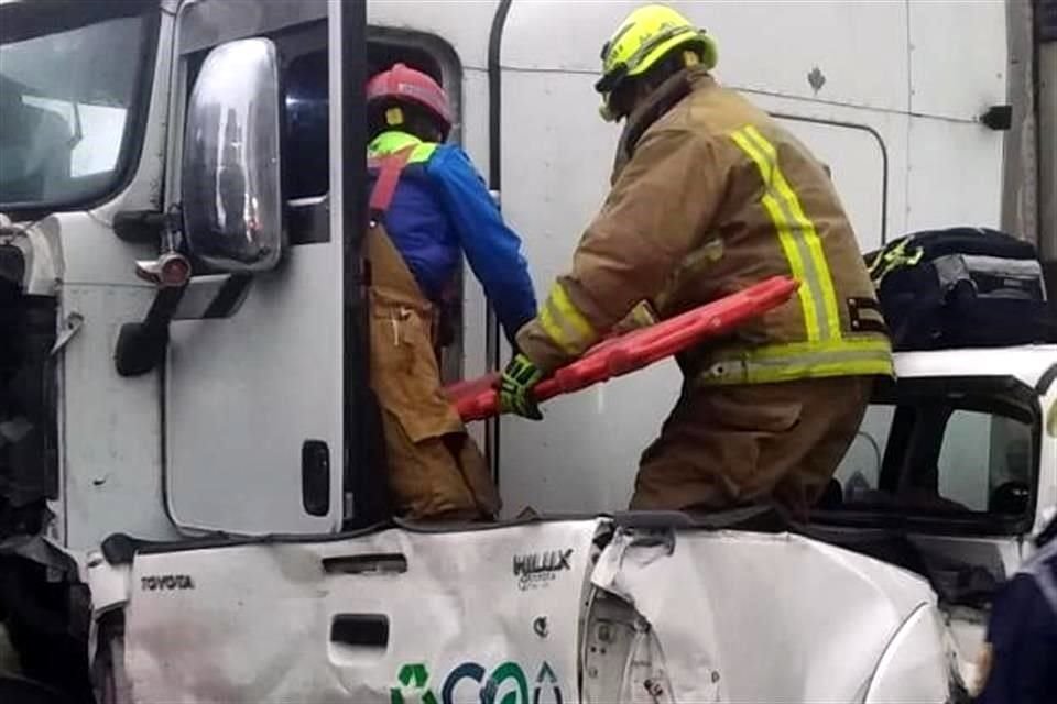 Al menos 15 personas resultaron lesionadas.