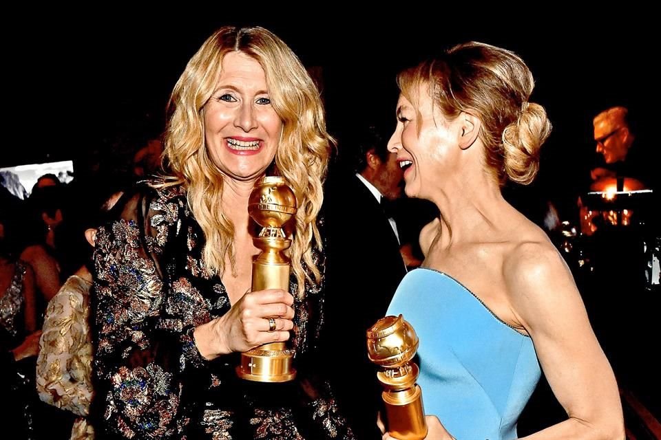 Laura Dern y Renée Zellweger convivieron en el coctel oficial de los galardones, realizado en el Beverly Hilton Hotel.